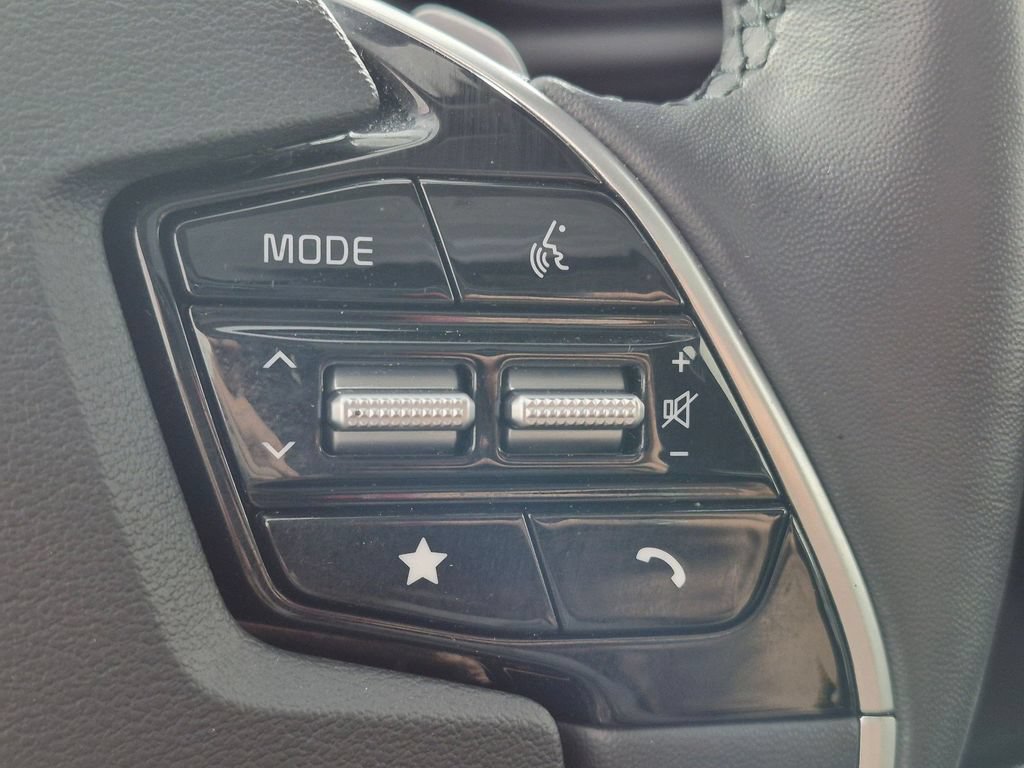 Used 2023 Kia Niro EX Touring FWD image 18