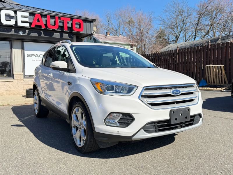 Used 2019 Ford Escape Titanium w/ U9j03 - Titanium Tow Package image 3