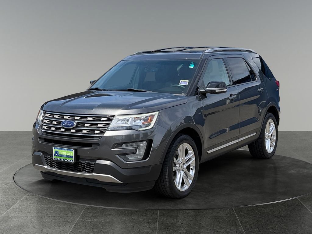 Used 2017 Ford Explorer XLT w/ Equipment Group 202A AWD/4WD image 4