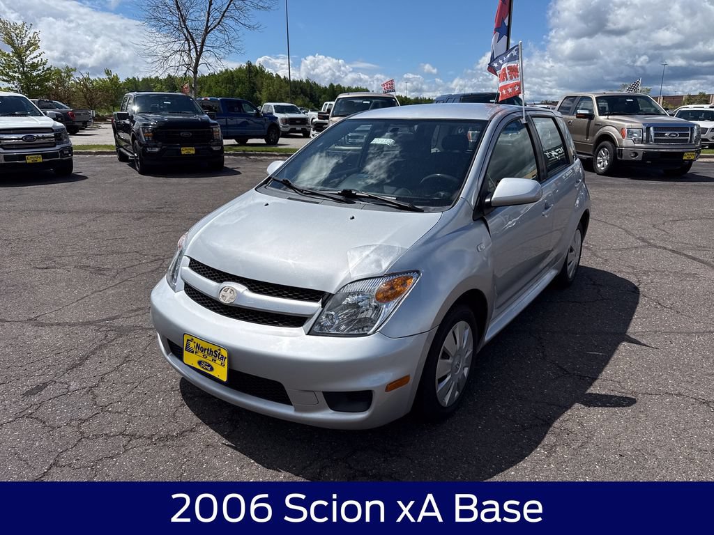 Used 2006 Scion xA FWD image 2