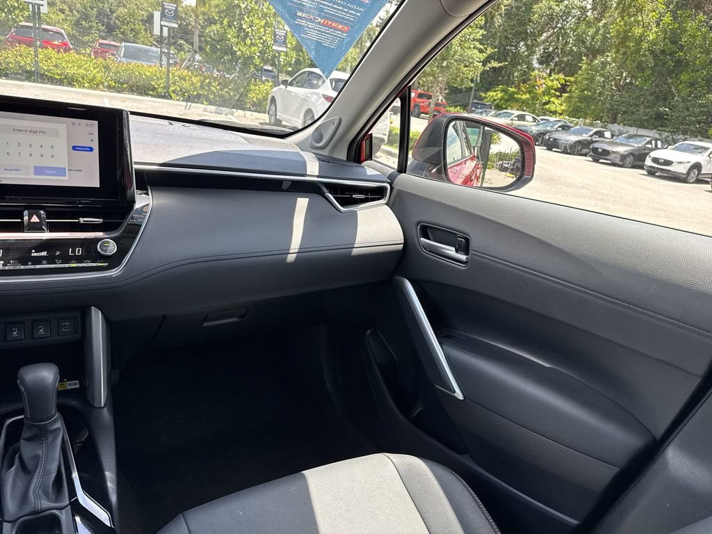 Used 2023 Toyota Corolla Cross XLE w/ Convenience Package FWD image 15