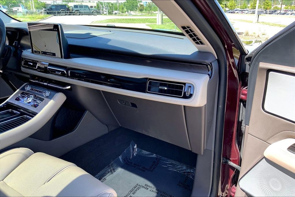 Used 2020 Lincoln Aviator Reserve w/ Equipment Group 202A AWD/4WD image 15