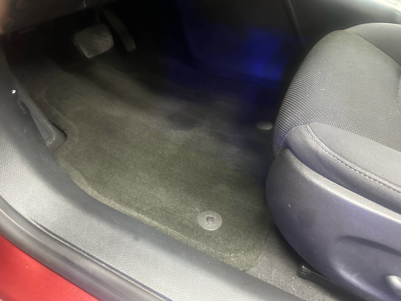 Used 2013 Chevrolet Cruze LT w/ All-Star Edition image 36