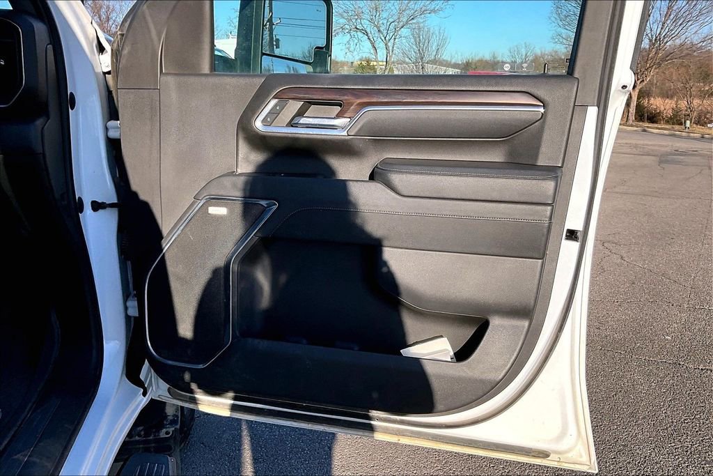 Used 2024 GMC Sierra 3500 SLT w/ SLT Premium Package image 20