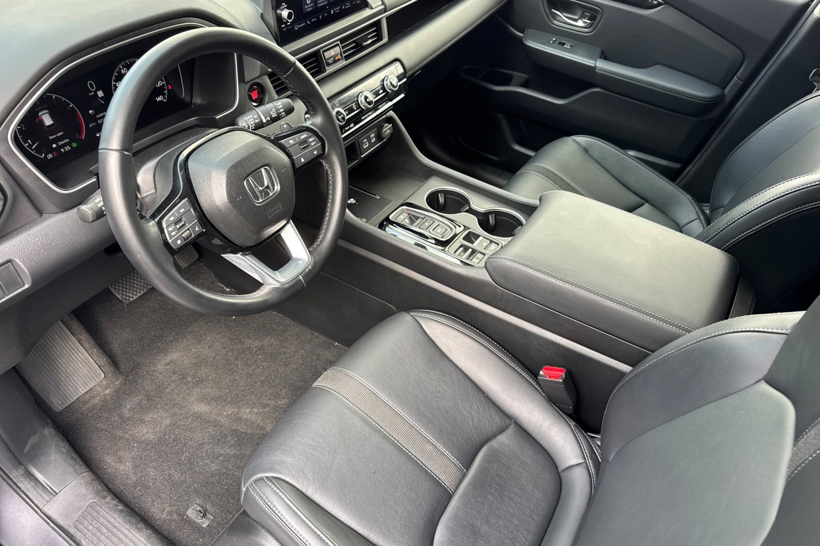 Certified 2024 Honda Pilot Touring image 4