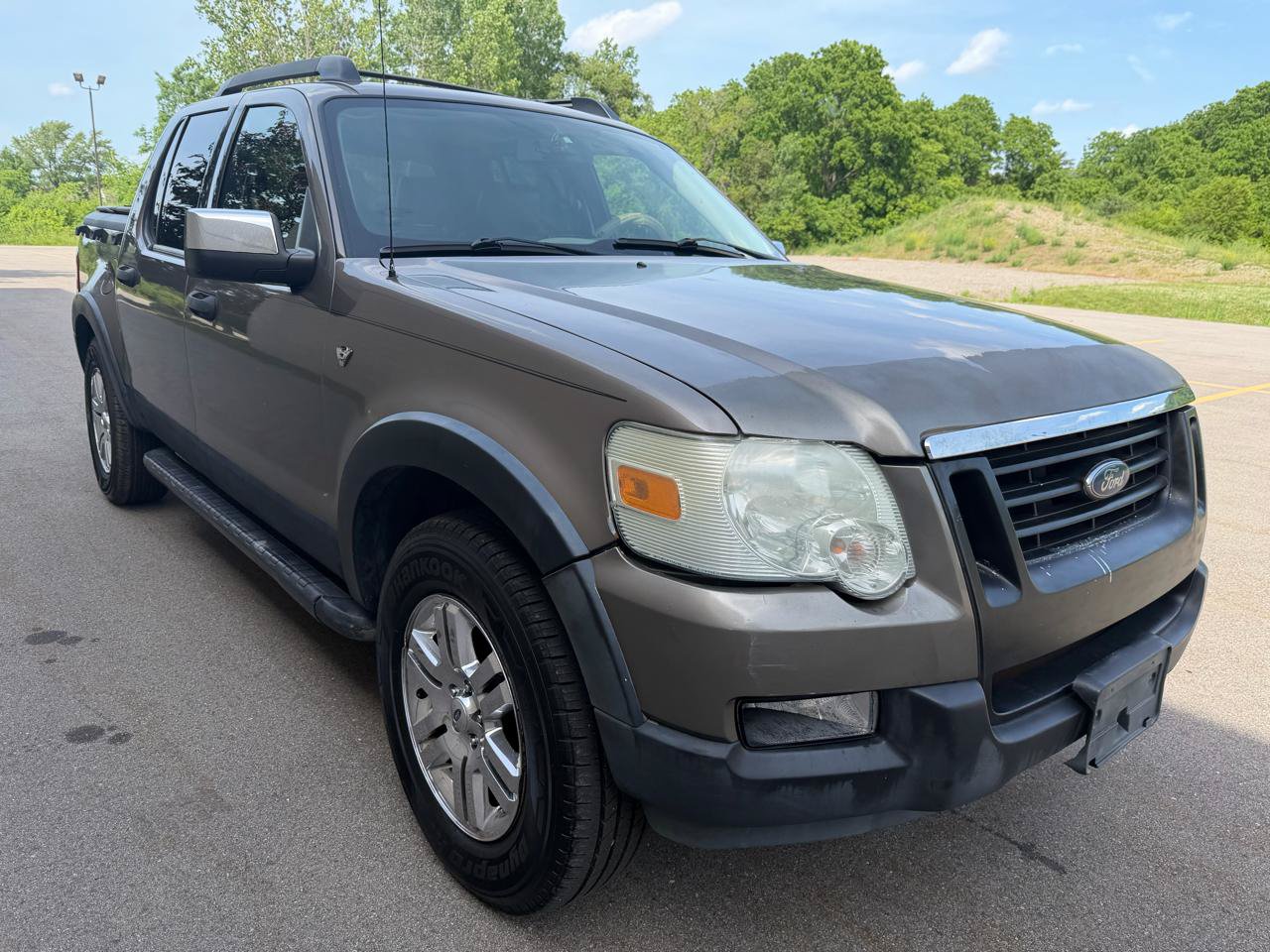 Used 2007 Ford Explorer Sport Trac XLT AWD/4WD image 3