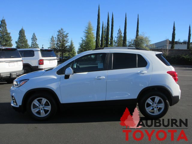 Used 2022 Chevrolet Trax LT w/ LT Convenience Package image 8