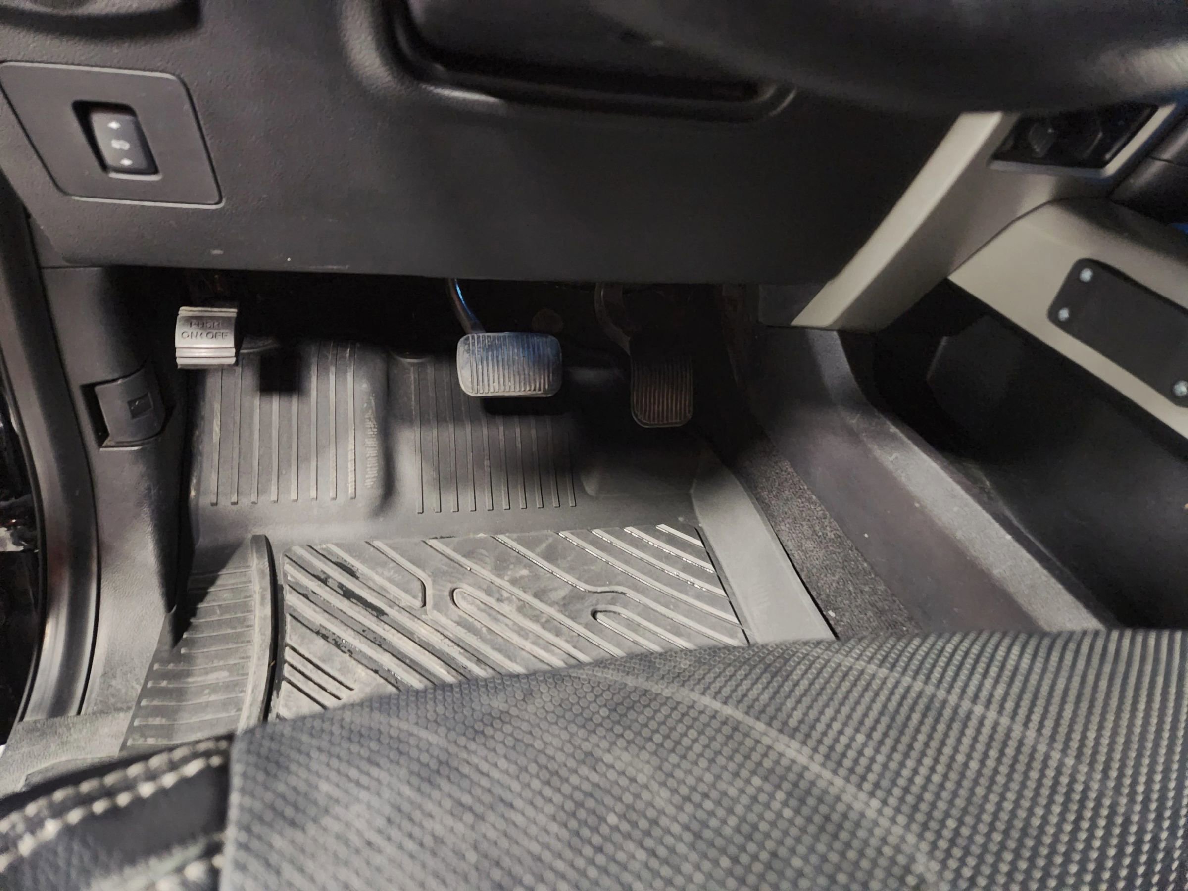 Used 2017 Ford F150 Lariat w/ Equipment Group 502A Luxury image 37