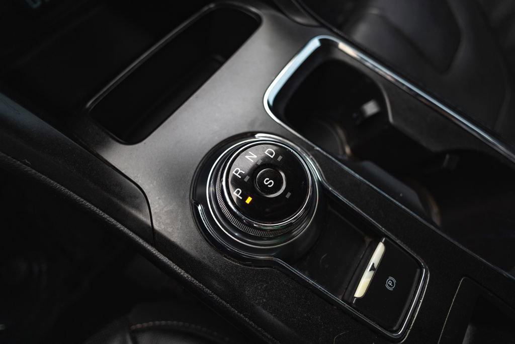 Used 2020 Ford Fusion Titanium image 10