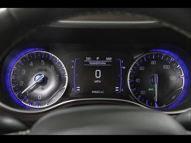 Used 2024 Chrysler Voyager LX image 8