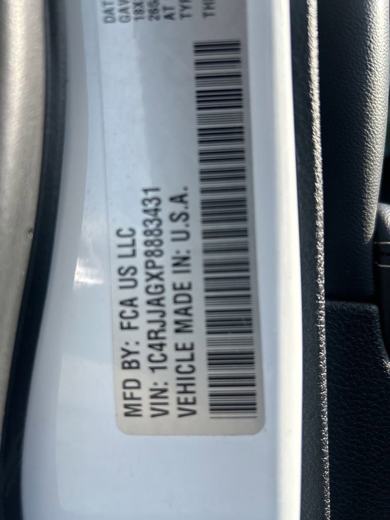 Certified 2023 Jeep Grand Cherokee L Laredo image 48