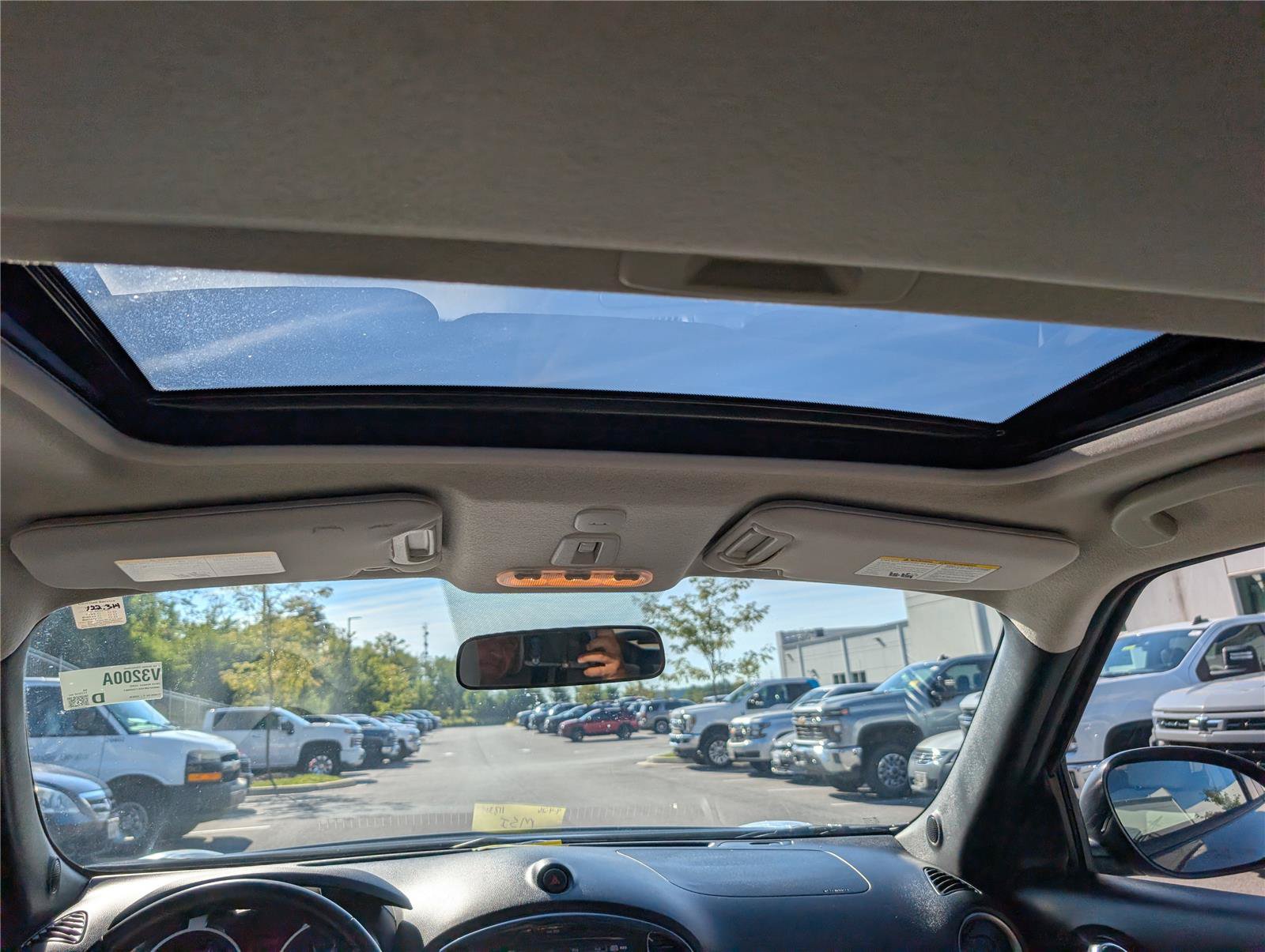 Used 2014 Nissan Juke SV AWD/4WD image 18