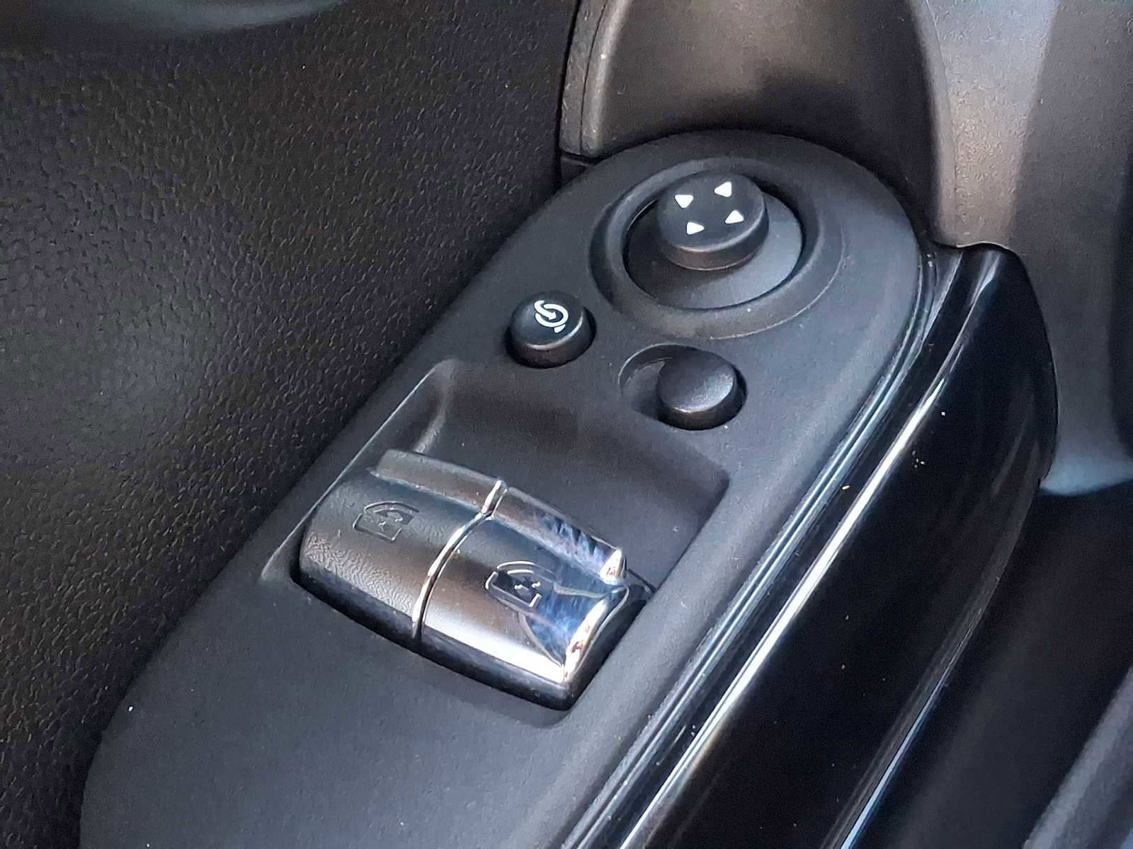 Certified 2024 MINI Cooper SE image 25