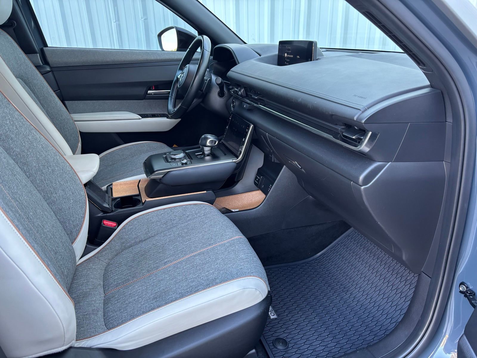 Used 2022 MAZDA MX-30 Electric w/ Premium Plus Pkg image 34