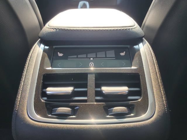 Certified 2025 Volvo XC90 B6 Ultra w/ Protection Package AWD/4WD image 31