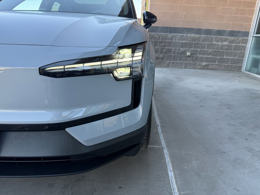 Used 2025 Volvo EX30 Ultra image 11