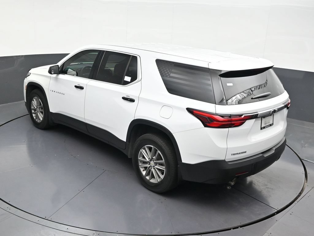 Used 2023 Chevrolet Traverse LS FWD image 18
