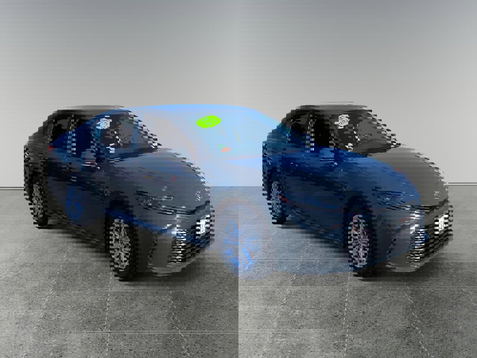 Used 2025 Toyota Camry LE w/ Convenience Package image 7