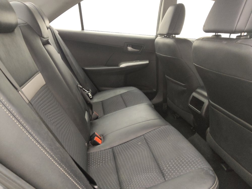 Used 2014 Toyota Camry SE image 19