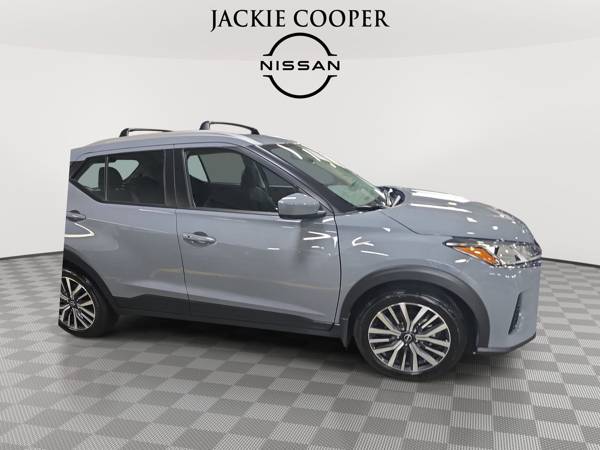 Used 2023 Nissan Kicks SV w/ Interior Electronics Package FWD image 4