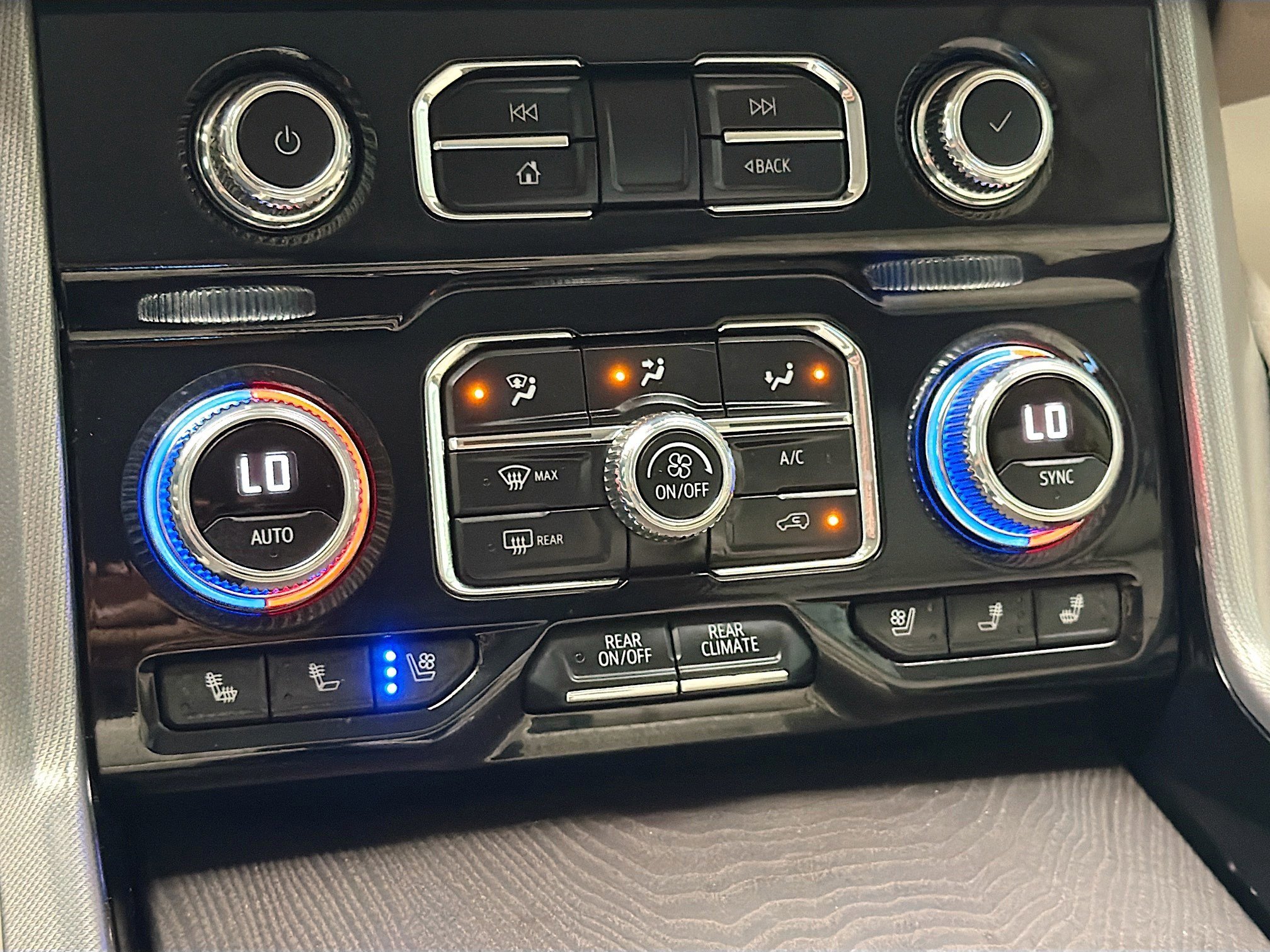 Used 2023 GMC Yukon Denali RWD image 10