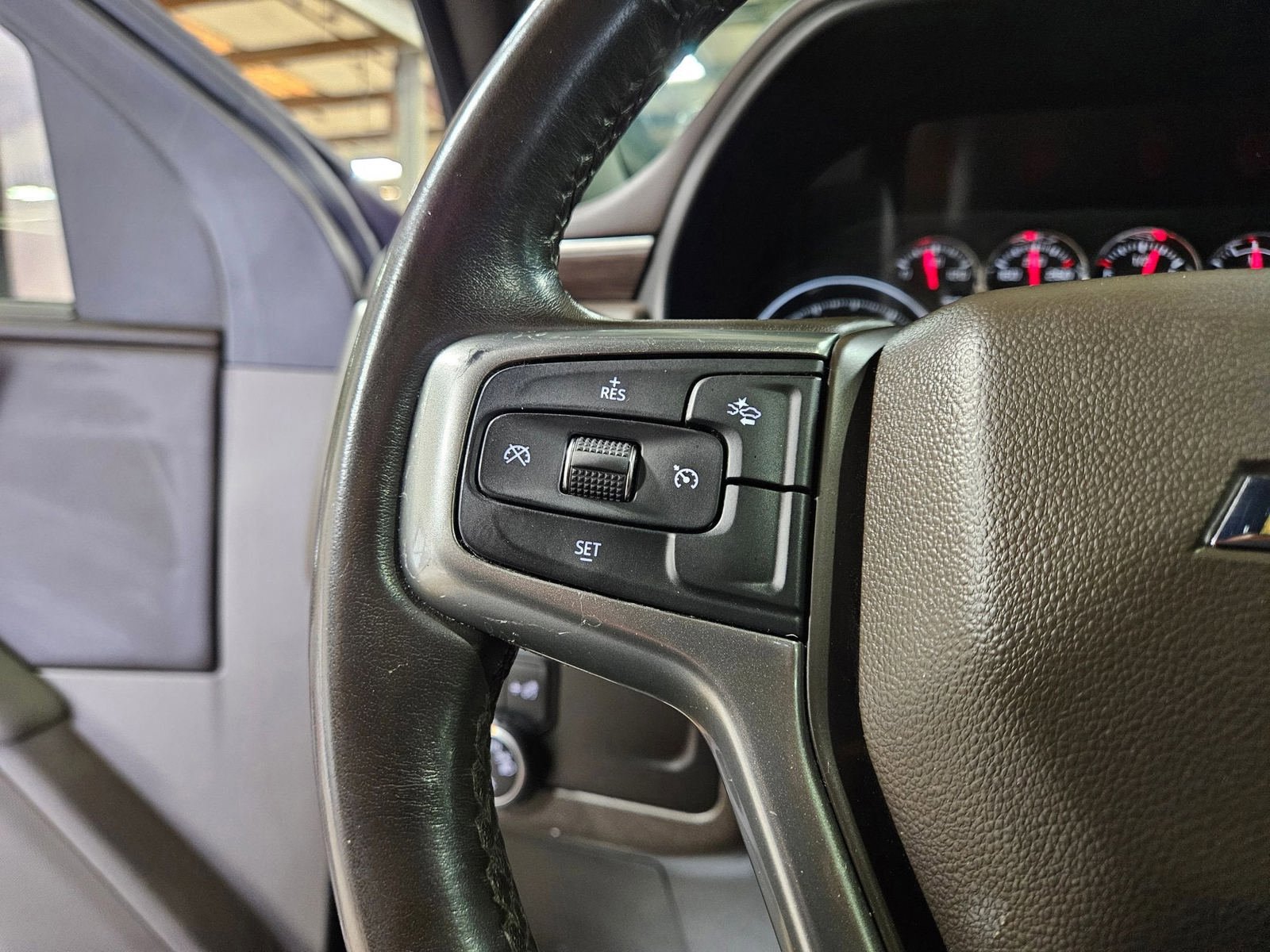 Used 2021 Chevrolet Suburban LT RWD image 12