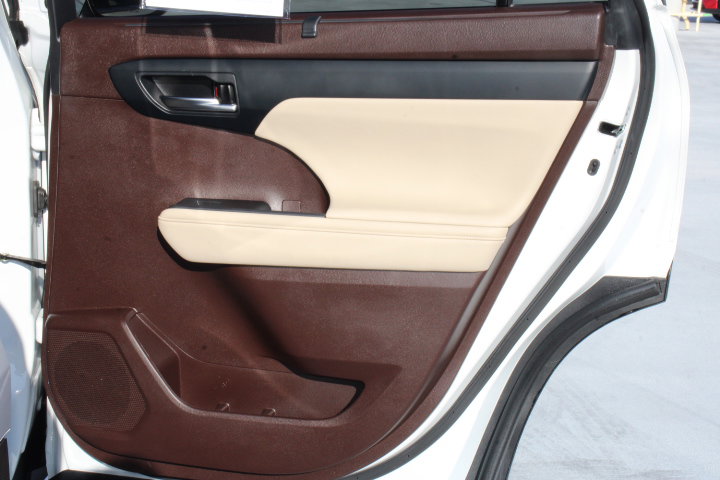 Certified 2022 Toyota Highlander XLE image 19