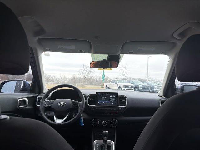 Used 2020 Hyundai Venue SE image 12