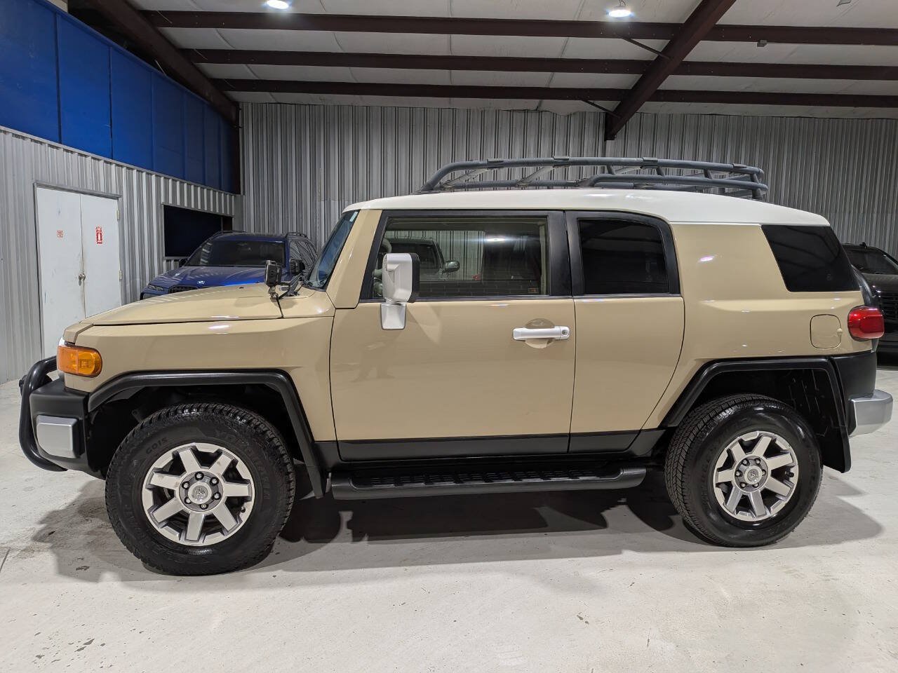 Used 2014 Toyota FJ Cruiser 4WD w/ Upgrade Package image 1