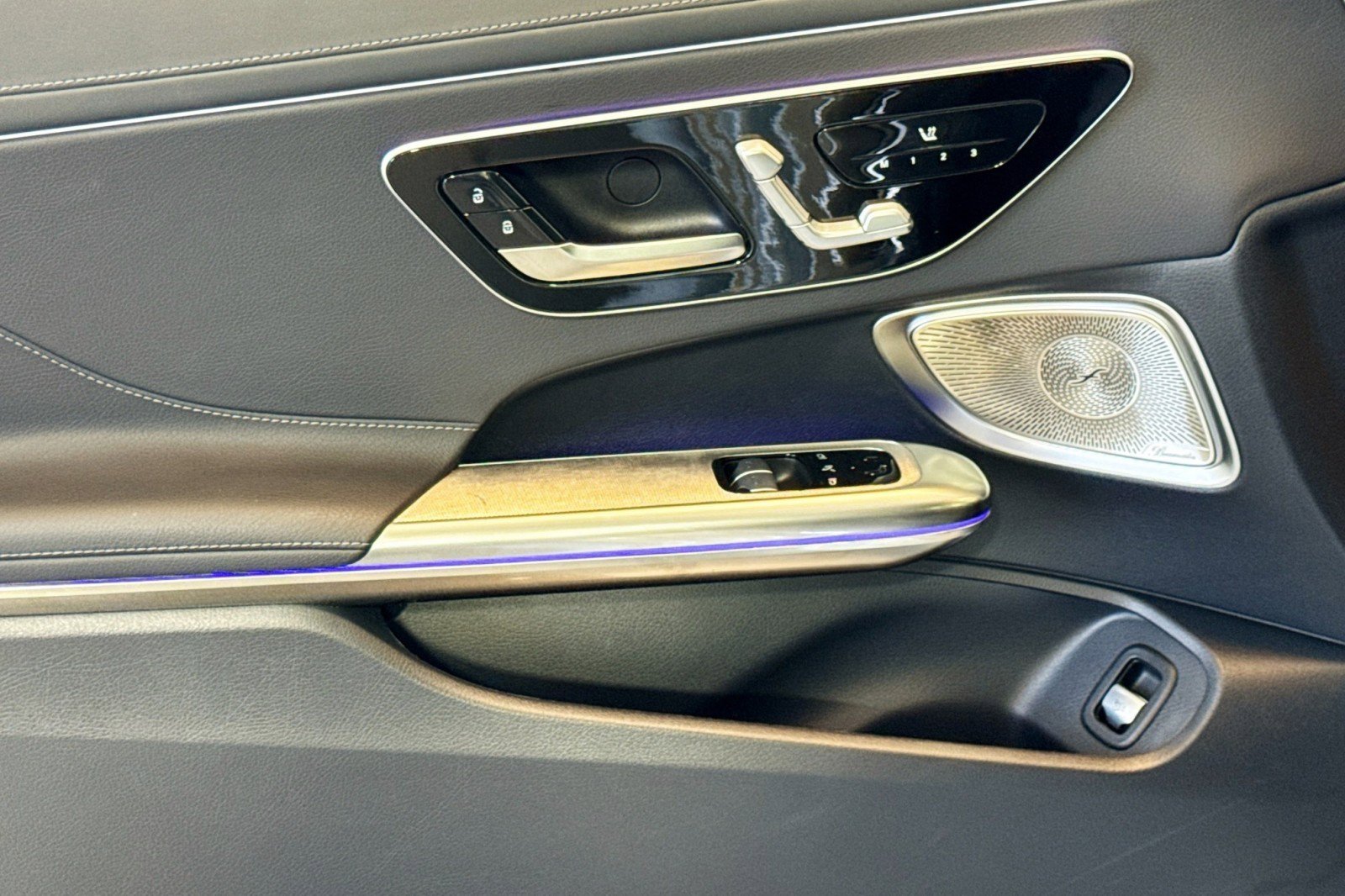Certified 2026 Mercedes-Benz CLE 300 4MATIC Coupe image 17