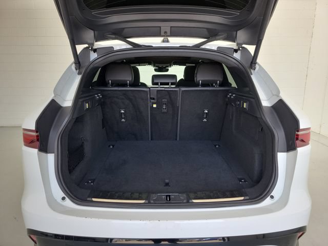 Used 2025 Jaguar F-PACE R-Dynamic S AWD/4WD image 9