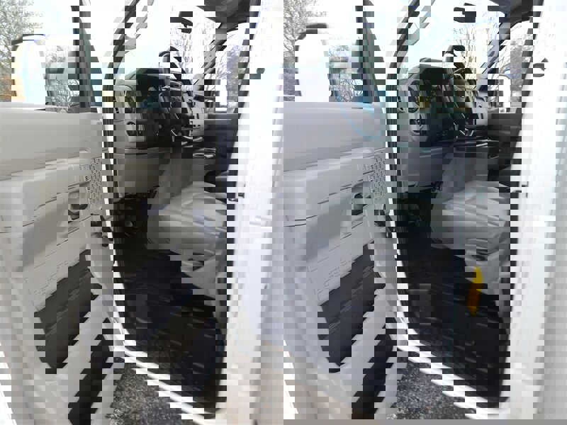 Used 2014 Ford E-350 and Econoline 350 Super Duty image 13