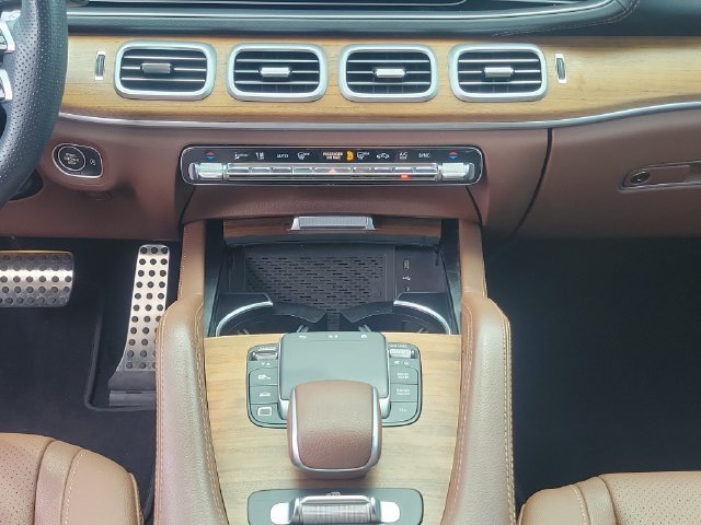 Used 2025 Mercedes-Benz GLS 450 4MATIC image 18
