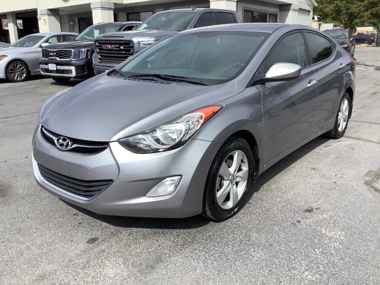 Used 2013 Hyundai Elantra GLS w/ Preferred Pkg FWD image 2