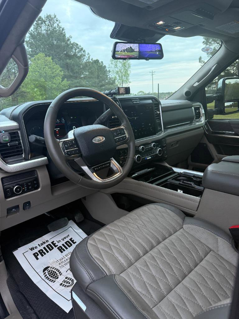 Used 2025 Ford F350 Platinum w/ Platinum Plus Package image 7