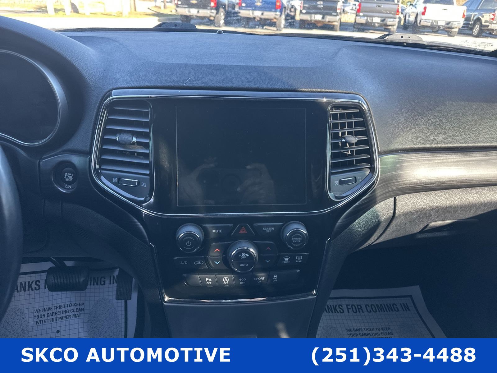 Used 2022 Jeep Grand Cherokee Laredo X image 16