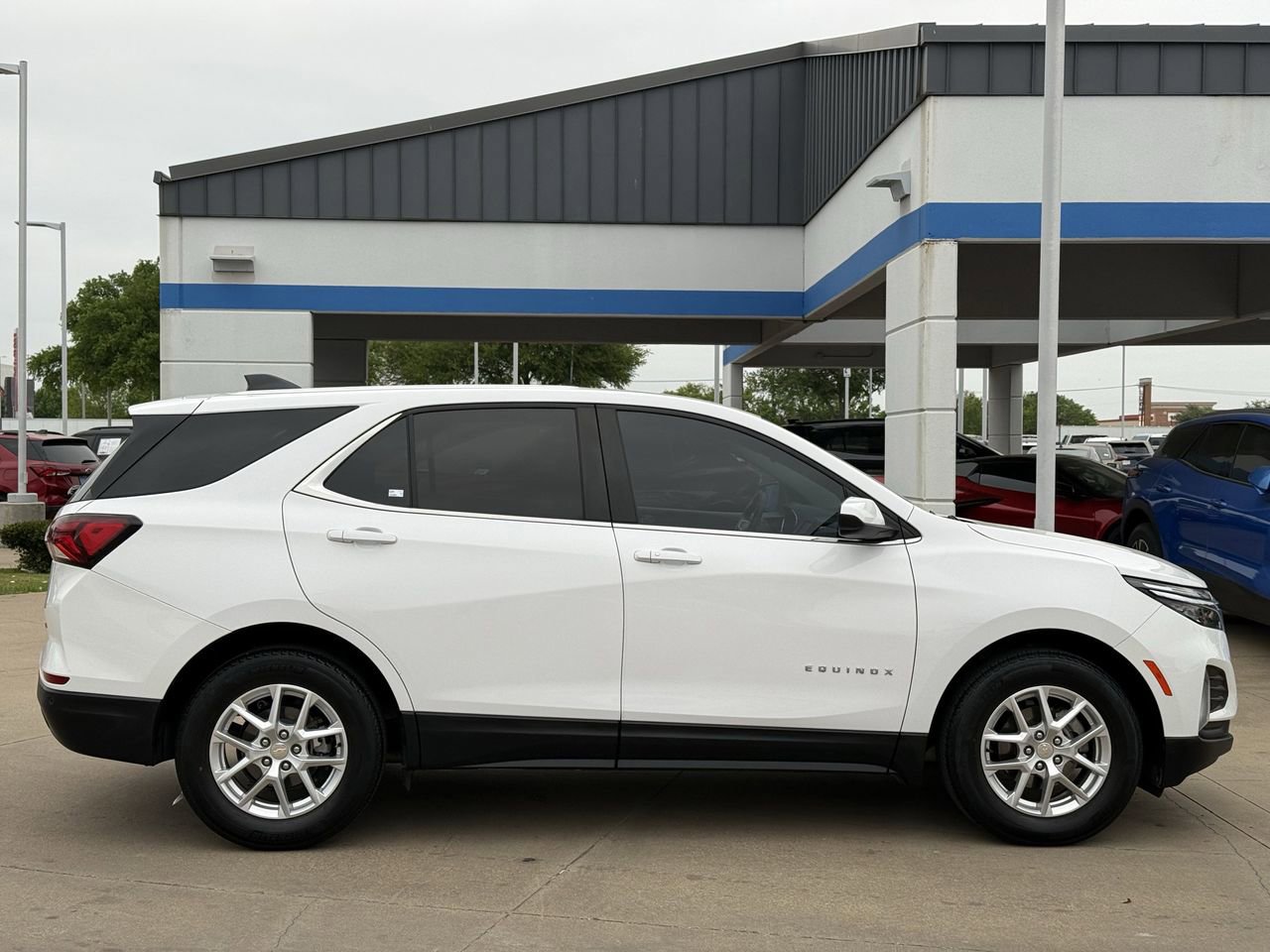 Used 2022 Chevrolet Equinox LT image 3