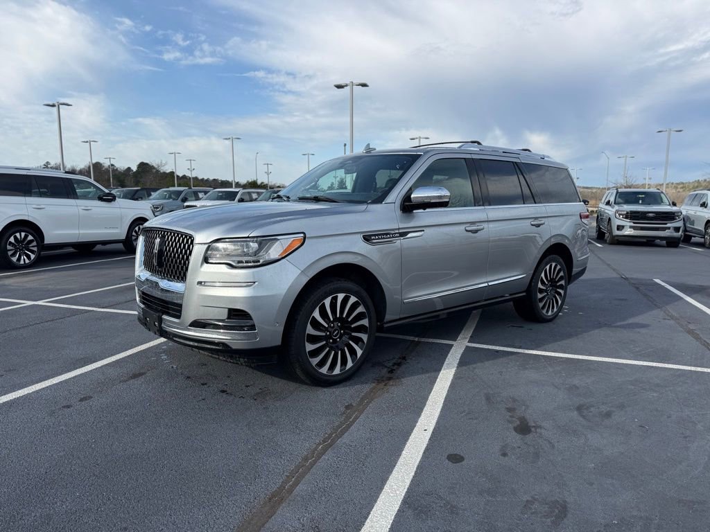 Used 2022 Lincoln Navigator Black Label image 3
