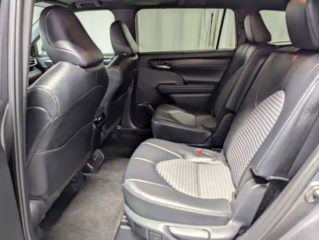 Used 2025 Toyota Highlander XSE image 10