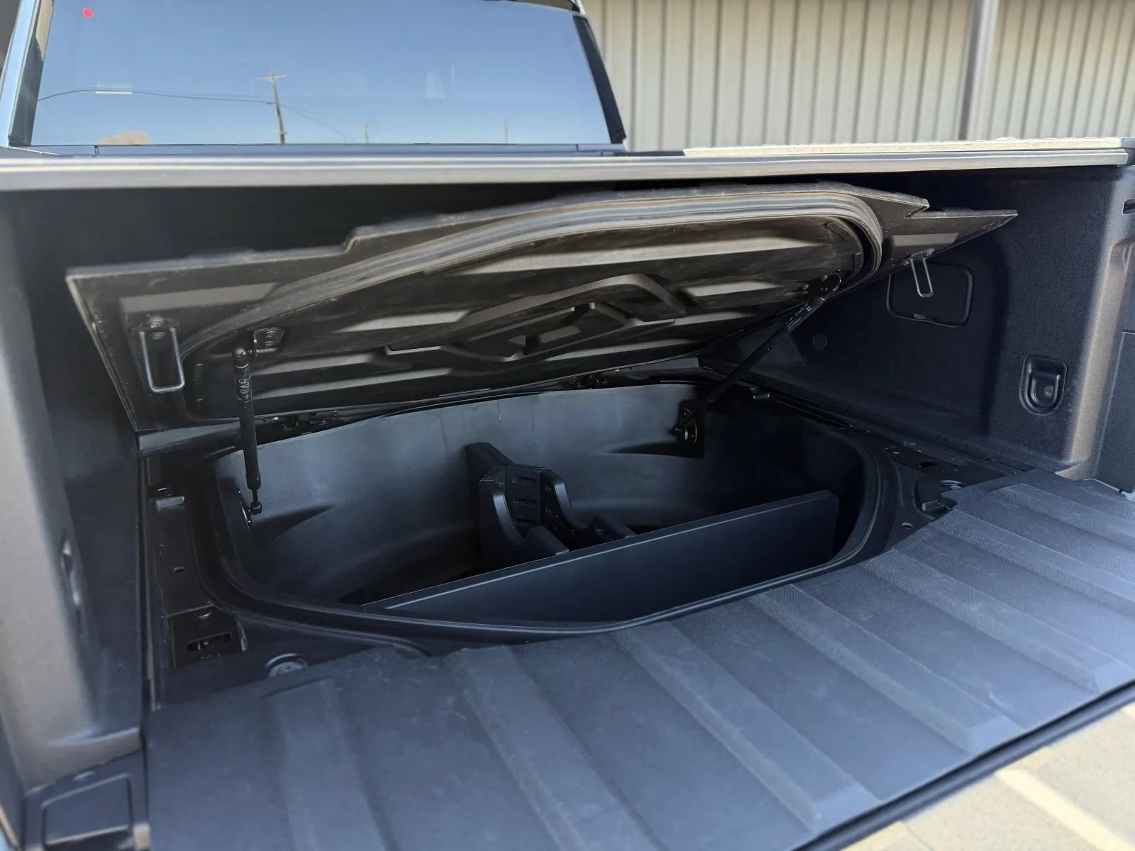 Used 2023 Rivian R1T Adventure Dual AWD/4WD image 44