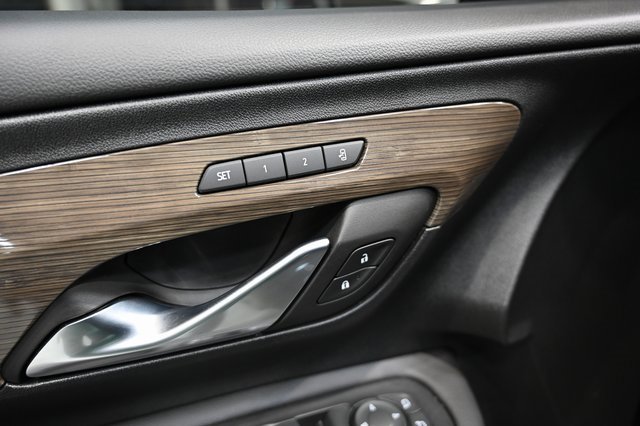 Used 2022 GMC Terrain Denali w/ Black Diamond Edition image 27