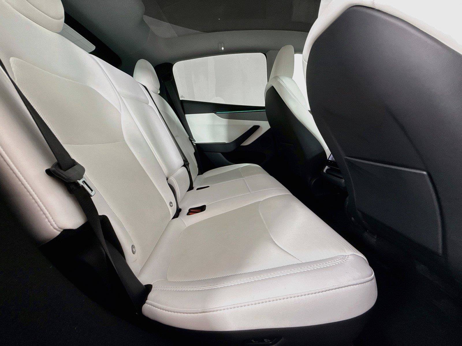 Used 2026 Tesla Model Y Long Range RWD image 31