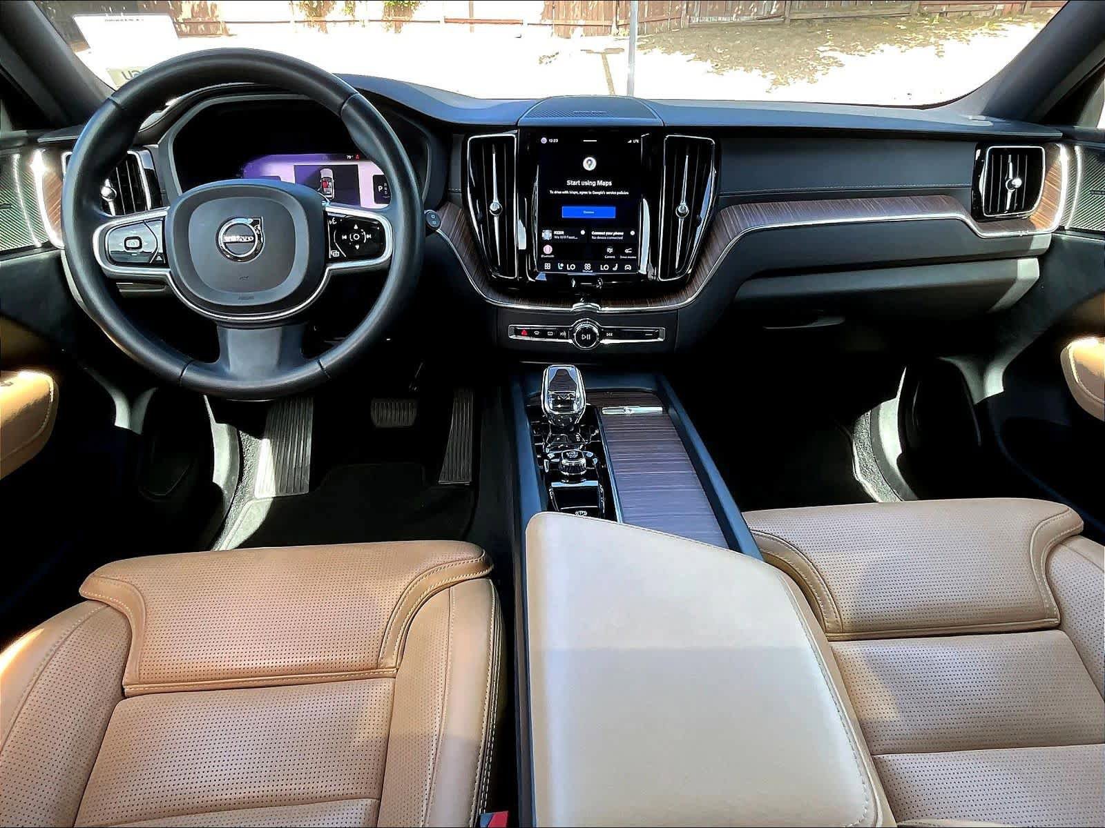 Used 2023 Volvo XC60 B5 Ultimate w/ Protection Package Premier FWD image 18