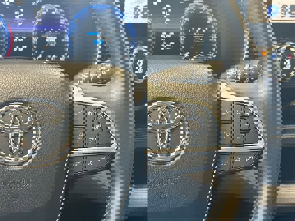 Used 2023 Toyota Highlander Limited image 27