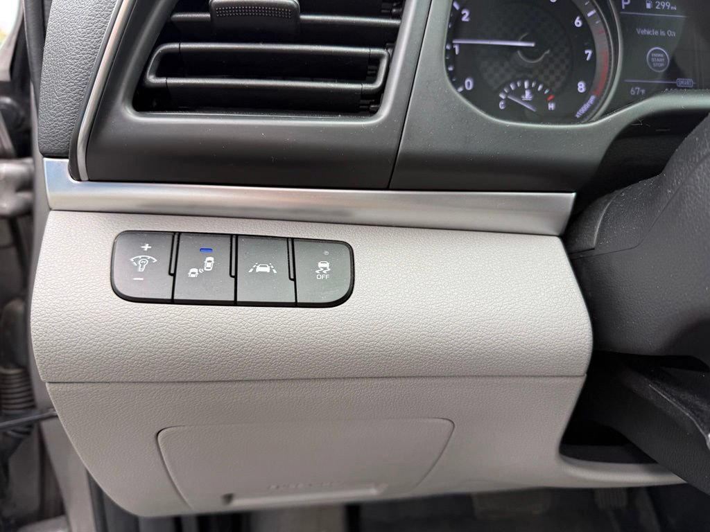 Used 2020 Hyundai Elantra Value Edition FWD image 17