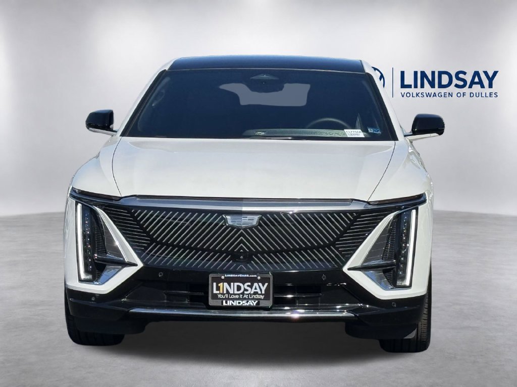 Used 2025 Cadillac Lyriq Luxury AWD/4WD image 2