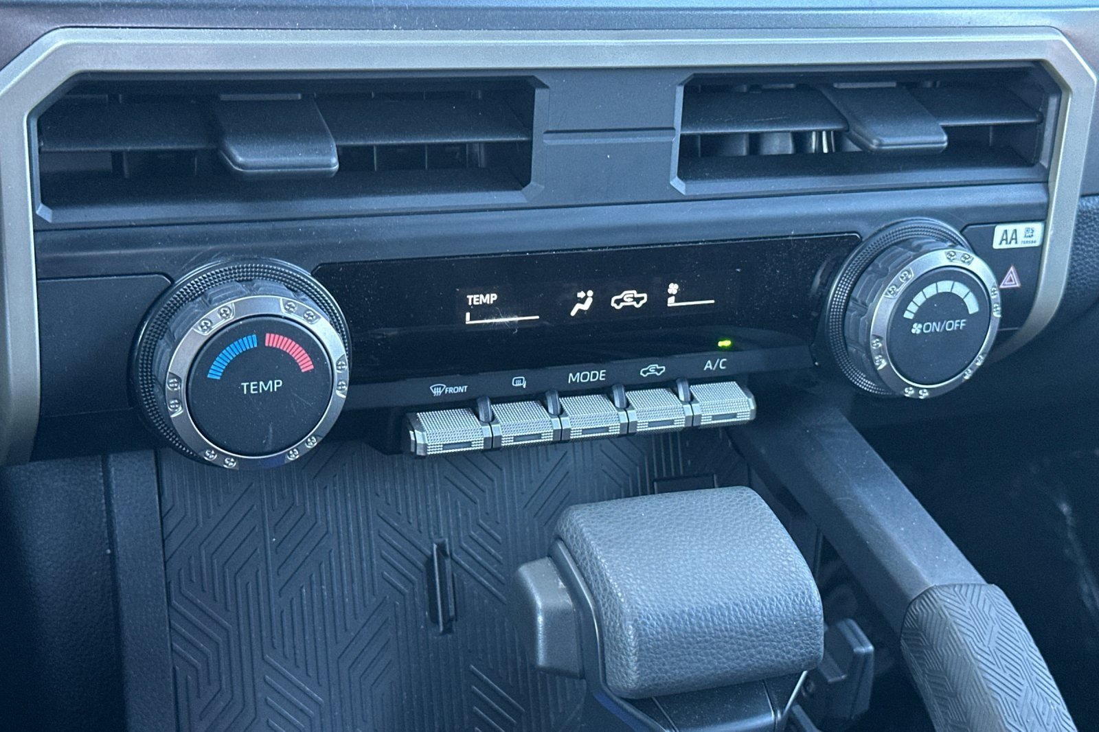 Certified 2025 Toyota Tacoma SR5 image 18