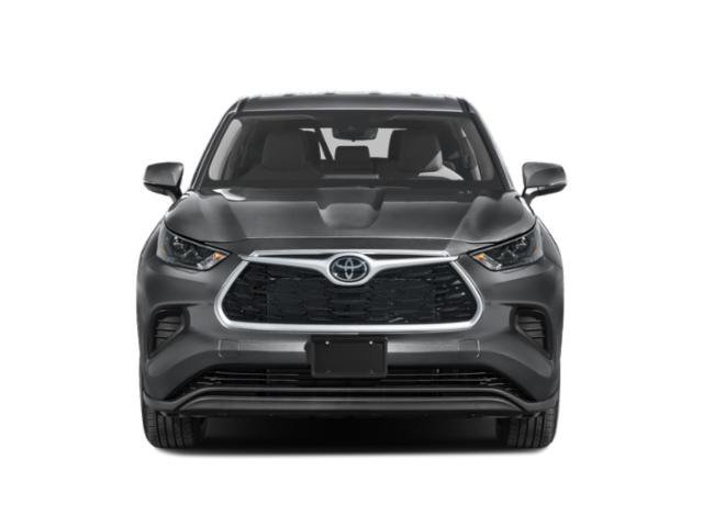 Used 2024 Toyota Highlander LE FWD image 4