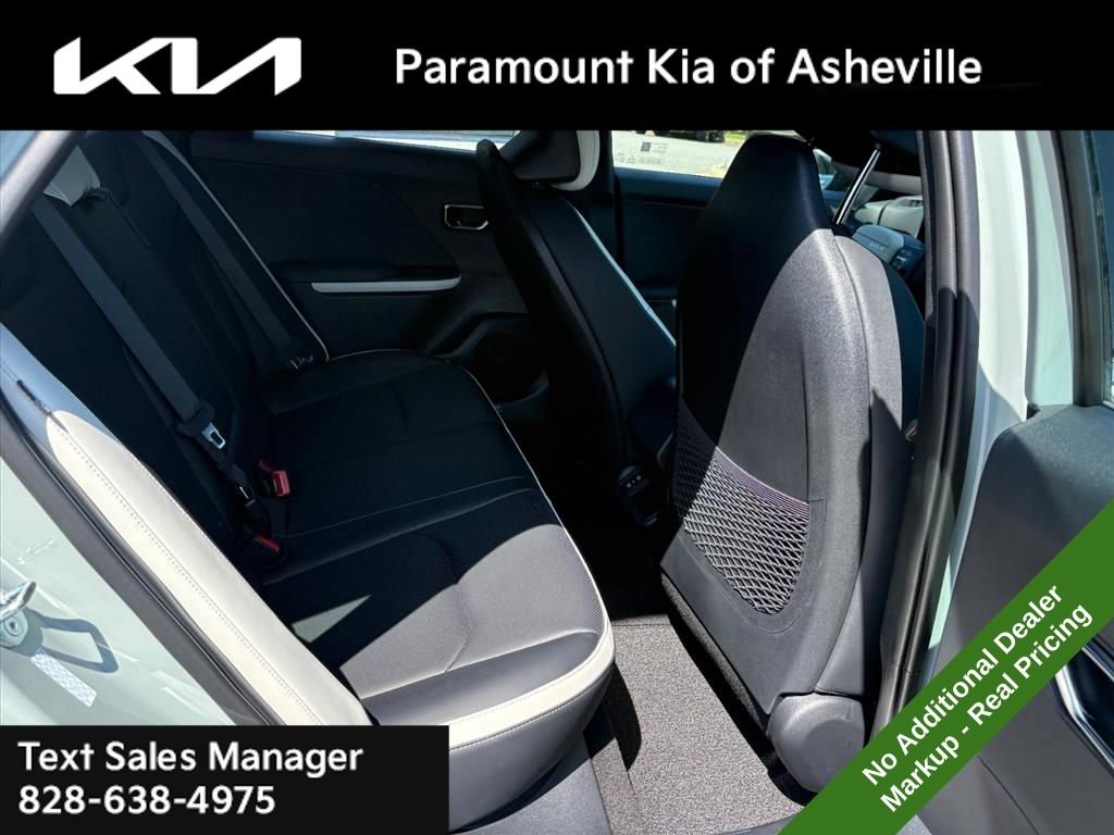 New 2026 Kia K4 GT-Line w/ GT-Line Premium Package FWD image 23