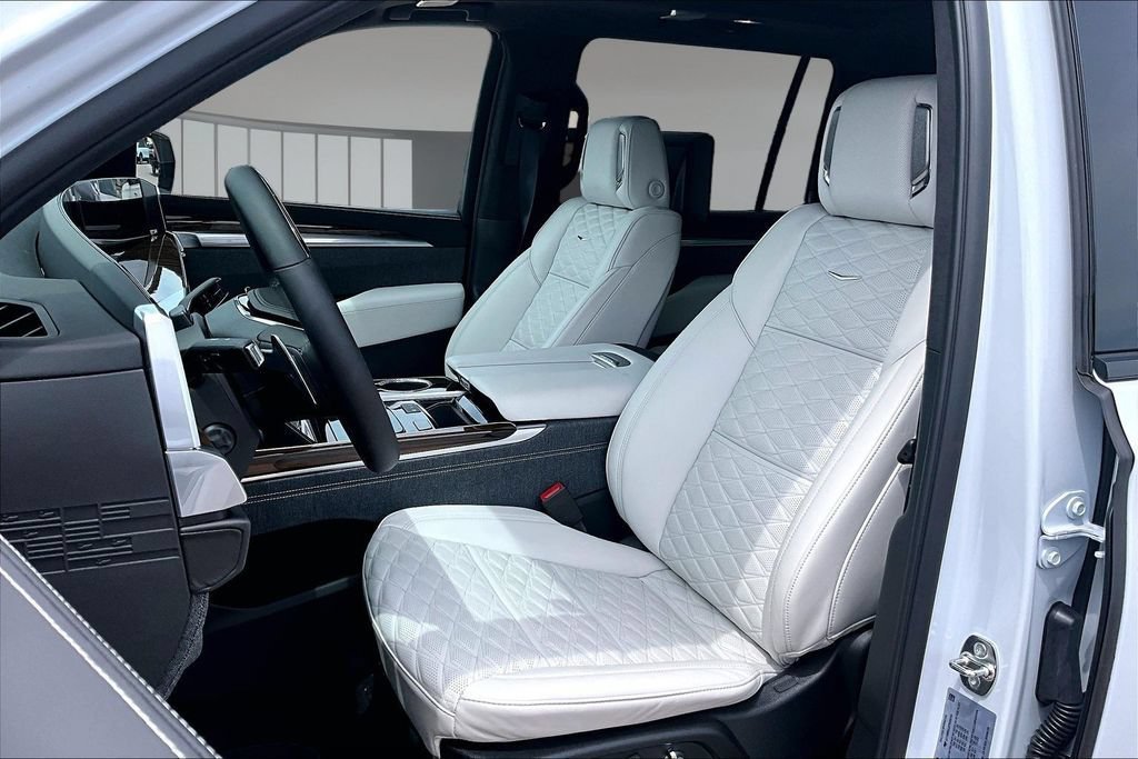 New 2026 Cadillac Escalade ESV Platinum Sport w/ LPO, ONYX Package AWD/4WD image 9